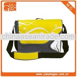 Fashion 16.4 inch Messenger Notebook Bag