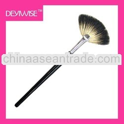 Deluxe High Quality cosmetic concealer brush