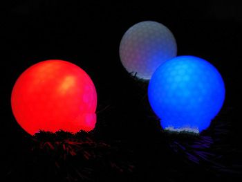 Free shipping! 2 pcs LED Red/Blue Flashing Golf Ball LED Golf Balls