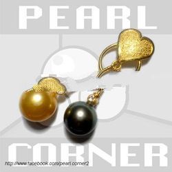 Solid 22K Gold Pendant With 2 Seawater Pearls