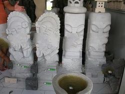 Handicraft: Garden Statue made of natural stone