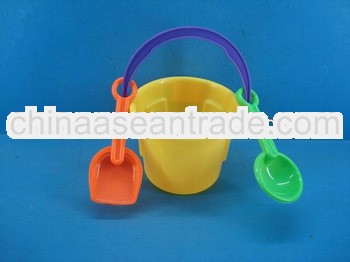 2013HOT Sale Funny Colorful Plastic sand beach bucket toys with tools for kids