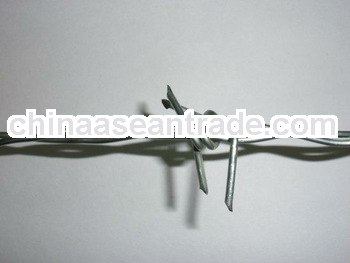 2013Hot-Salel! Low Price 3-strands barbed wire