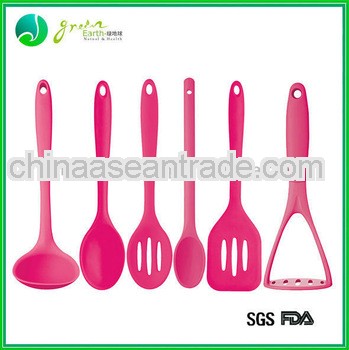 2013 Fashion Colourful silicone hanging kitchen utensils