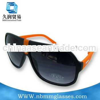 2013 cheap plastic promotional woman sunglasses with leather accessories