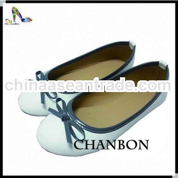 2013 classic fashion kids shoes box design