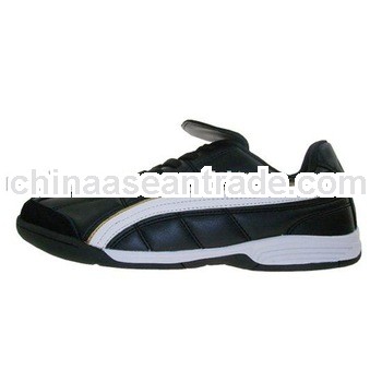 2013 fashion popular soccer shoes