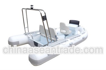 2013 hot selling fiberglass fishing boat