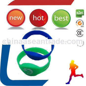 2013 hot selling rfid silicone wristband colorful