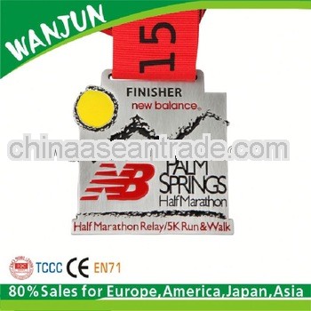 2013 hottest 3d design die cast zinc alloy medal