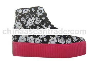 2013 latest cheap wholesale high cut skateboard shoes