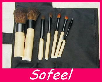 7pcs Wood Handle Travel Makeup Brush With Cosmetic Roll-up Case