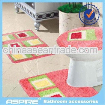 Better Homes and Gardens bath mat colour