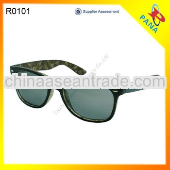 Custom Plastic Color Wayfarer Sunglasses