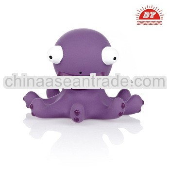 Custom make food grade vinyl squirt animal toy 2013