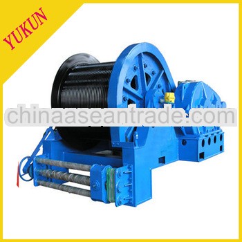 Electric recovery winch for pulling