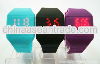 Fashion silicon lcd digital watch