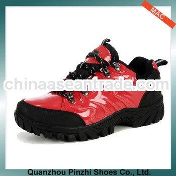 Fashionable men's red hiking shoe