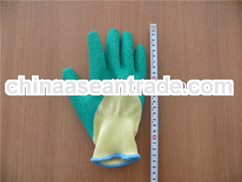 Heavy duty protective gloves