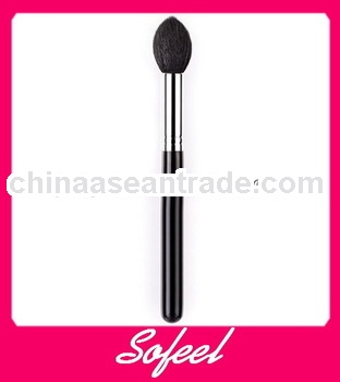 Highlighter nature hair tapered powder brush