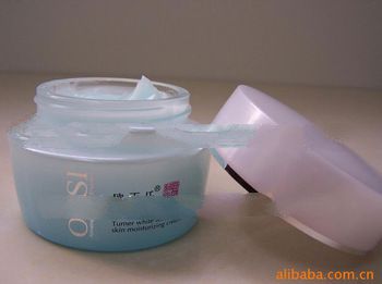 Hyaluronic acid whitening face cream