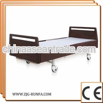 Look! ISO CE approved 2-crank manual wooden bed