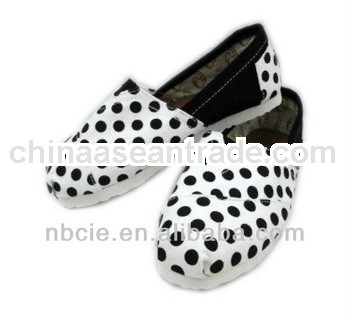 M13H901 cheap ladies canvas shoes with pretty canvas upper and EVA outsole, stock in hand