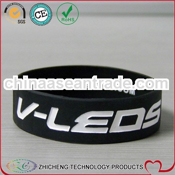 NOVELTY DIY product personalized distinctive design custom debossed silicone bracelet with letters