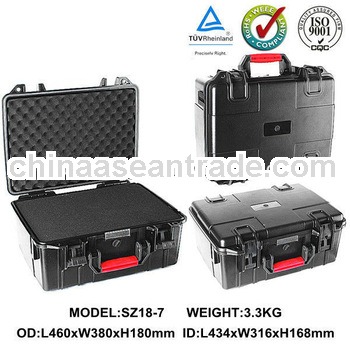 Plastic carrying case with compartments