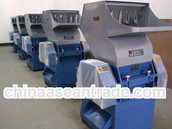 Plastic crusher(install beside injection molding machine)