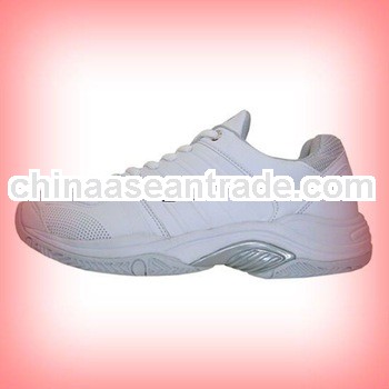 Professional tennis shoe for women