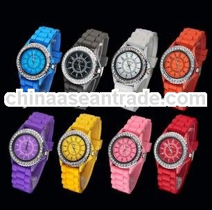 Trendy silicone sport watches quartz watches women