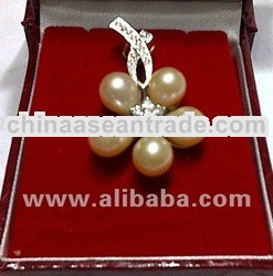 Likita Jewelery #32 - Pearls Pendant with White Gold 18 K