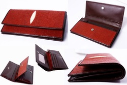 Leather wallet woman