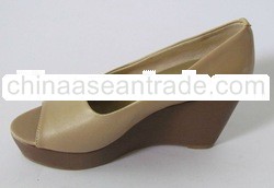 Louisa Classic Wedges