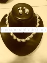 set pearl necklace