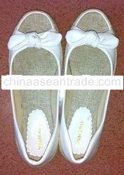 White Ribbon Flat Shoes