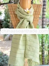 Scarves in natural refined silk, hammock structure