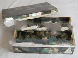 jewelry box from mother of pearl black with silver