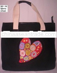 Ladies bag with fine embroidery