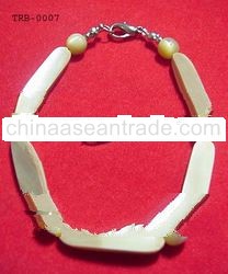 TRB-0007 Melo shell oval with 7-8mm MOP (mother of pearl) beads natural bracelet