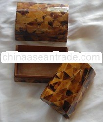 black pen lip box art