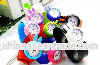 lovely silicone slap watch with fast delivery,easy to wear and remove watches