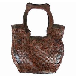 Unique Designs of Handmade Leather Bags