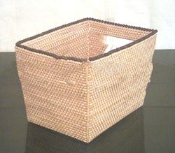 Rectangular tapered magazine basket