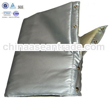 removable fire retardant fiberglass furnace insulation material