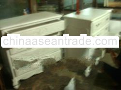 white carved 4 drawers chest
