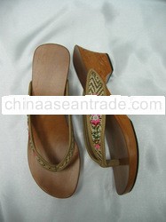 Wooden Sandal Jepit Agel Mote